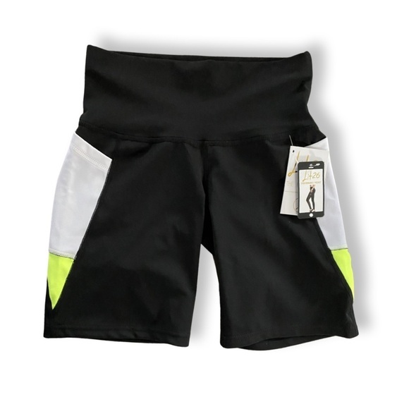 Lit 26 NWT Women's High Waisted Biker Shorts Size Small - Picture 1 of 5